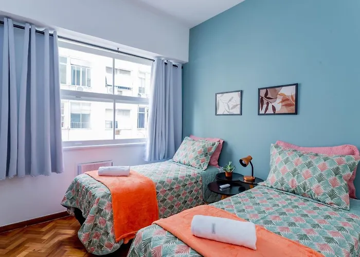 Chegou O Pe Na Areia Em Plena Praia De Copacabana, Incrivel Apto De 2 E 3 Quartos, Tudo Novo E Decorado, 50M Da Praia, Com Cozinha E Lavanderia Completos