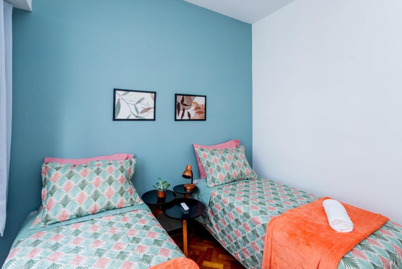 Copacabana Oasis: Stylish 2-3 Bedroom Steps From *